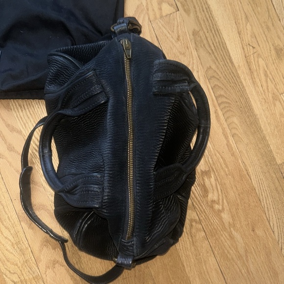 Alexander Wang black pebble leather satchel (2 leather handles) w/gold grommets - Picture 4 of 14